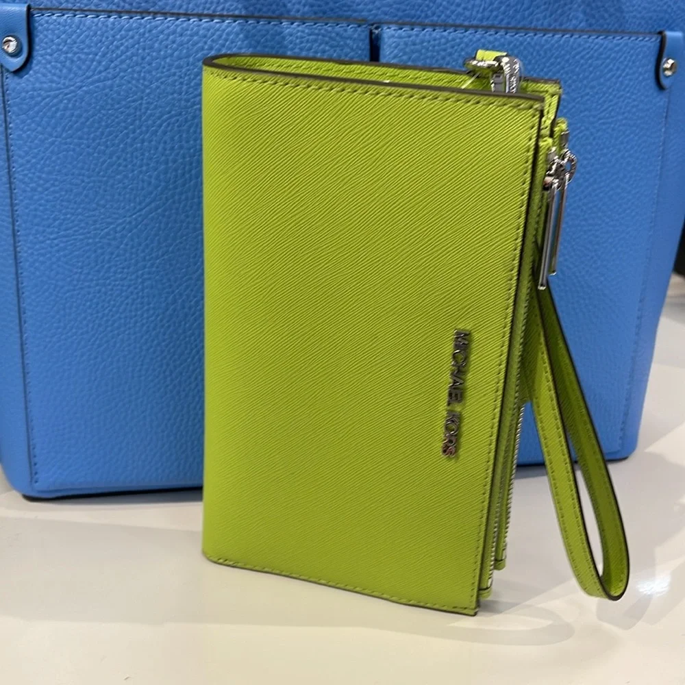 MICHAEL KORS LG DOUBLE ZIP WRISTLET Wallet Phone Case Holder Lime NWT